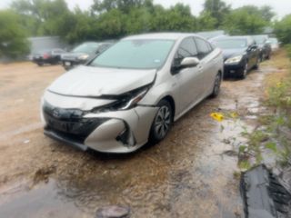 2019 Toyota Prius Prime Premium - Exterior Front Left Corner Image